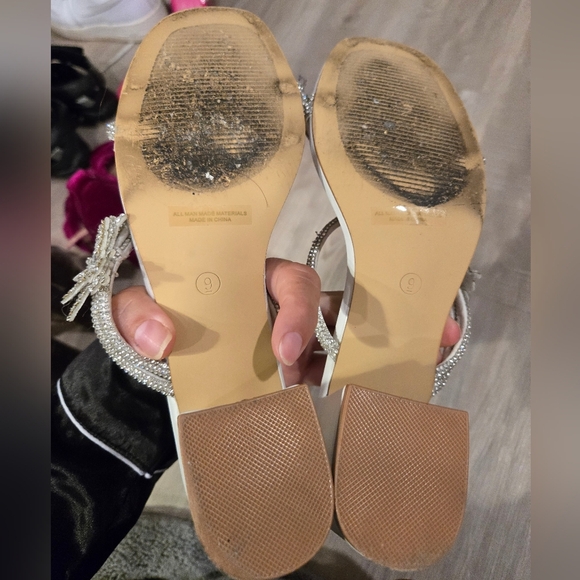 X2B Butterfly Rhinestone Strappy Mules White Sz 9 - Picture 10 of 12